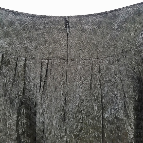 Forever 21 Black Textured Circle Mini Skirt S - Picture 3 of 5